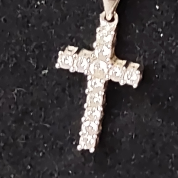 14 karat solid gold 12 diamond cross pendant with box link chain - Picture 4 of 12